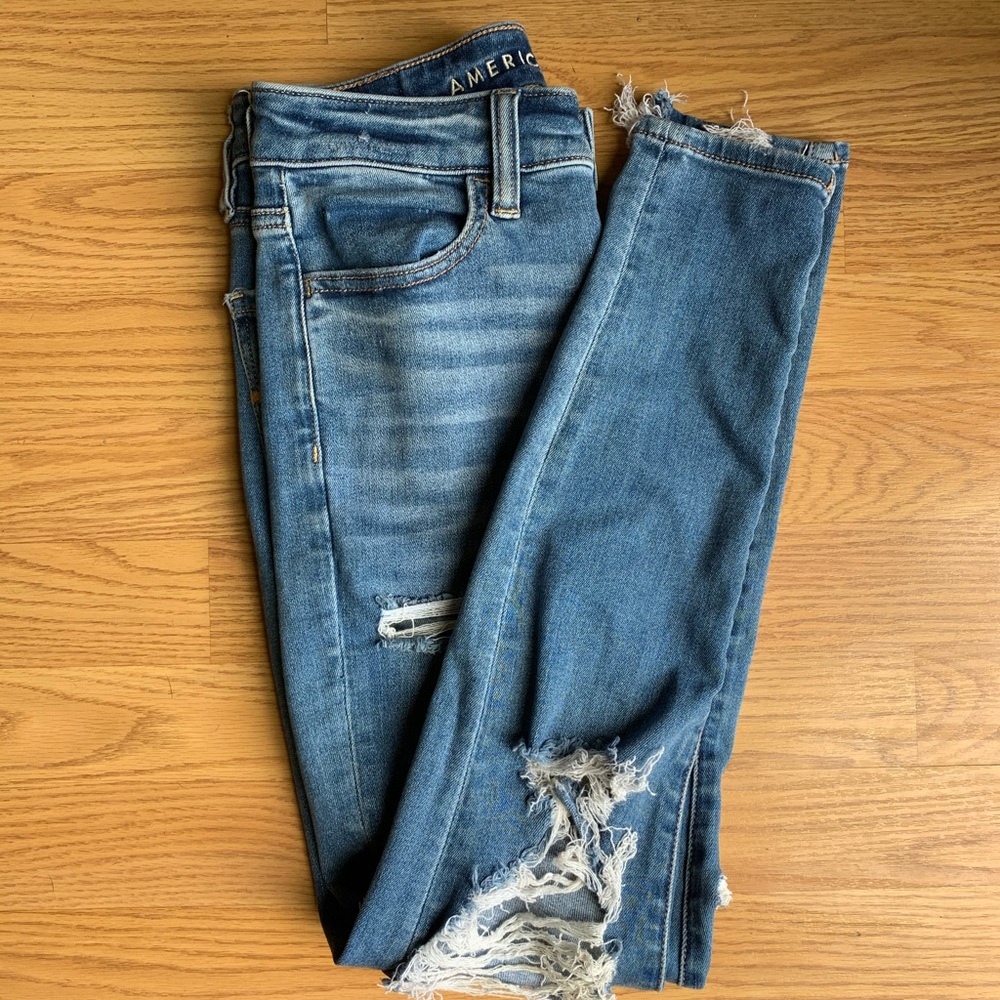 American Eagle Distressed Jeans